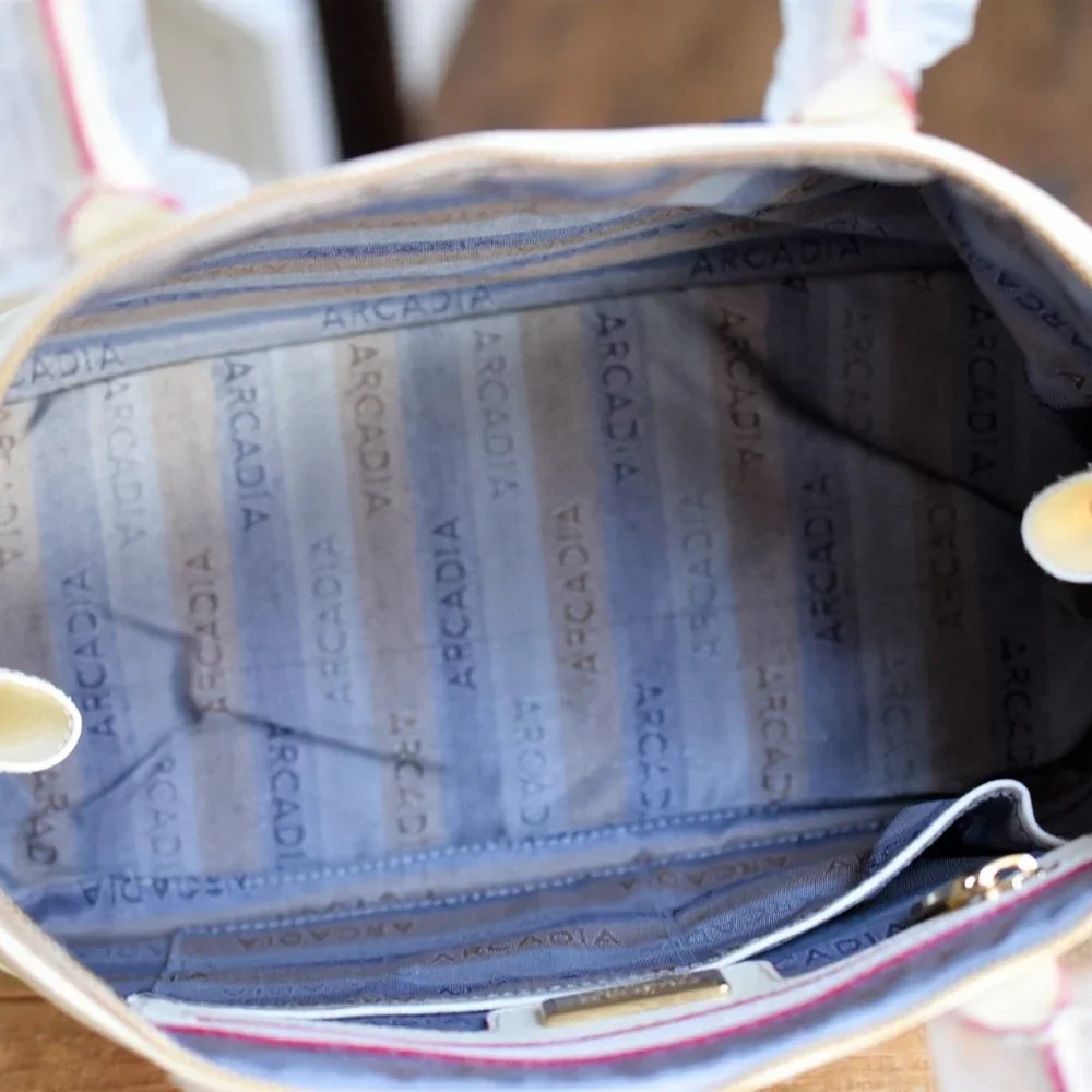 NEW ! ARCADIA  LEATHER BUGATTI BAG WITH DUST BAG. MADE IN ITALY - Picture 9 of 12